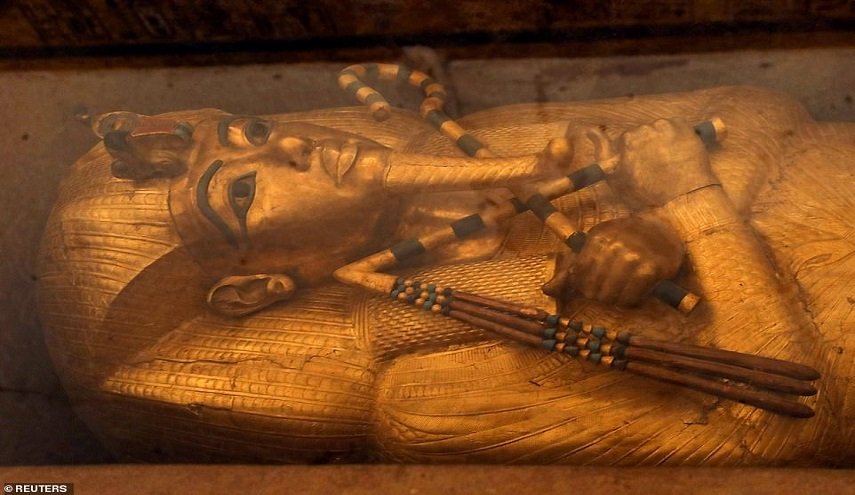 مصر تُعلِّق على بيع رأس تمثال فرعوني في مزاد بريطاني