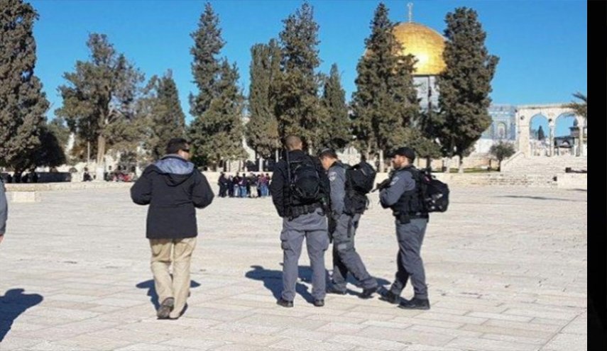 اعتقال حارس الأقصى بعد الاعتداء عليه بوحشية