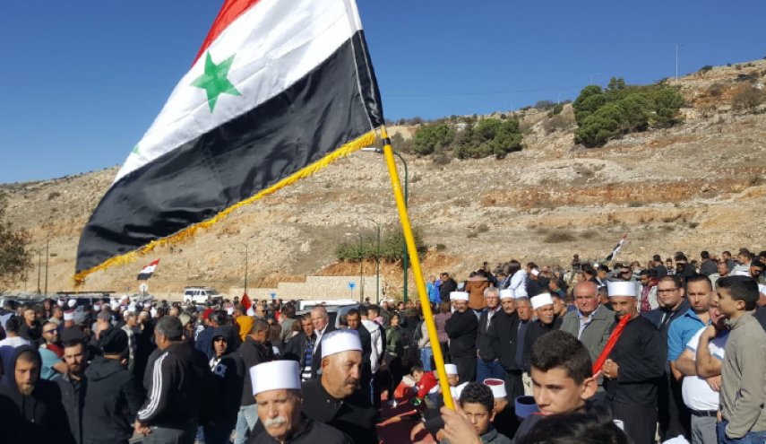 أهالي الجولان المحتل يواجهون مخطط الاستيطان بالإضراب العام