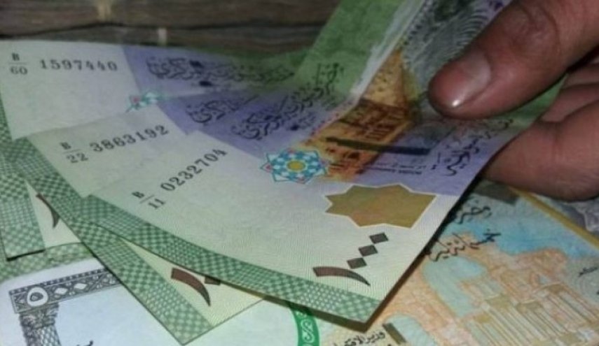 الدولار يحلق امام الليرة السورية.. وخبراء يكشفون السبب!