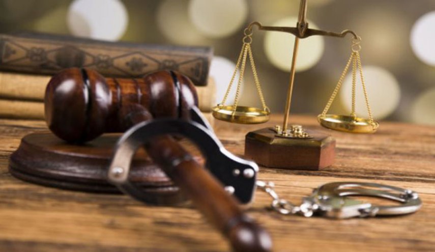 محكمة فرنسية تتهم مواطنا وزوجتيه بالإرهاب بعد عودتهم من تركيا 
