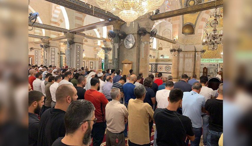 صلاة الغائب على محمد مرسي في الأقصى