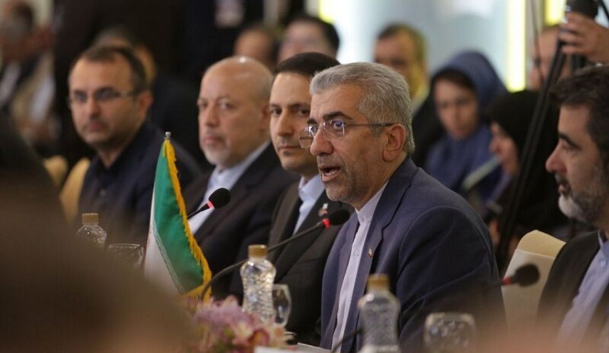 ايران تبرم 12 وثيقة للتعاون الاقتصادي مع روسيا