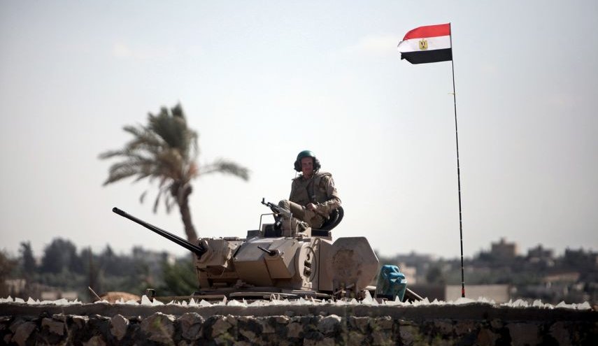 مقتل 7 مدنيين بقذيفة صاروخية في سيناء 
