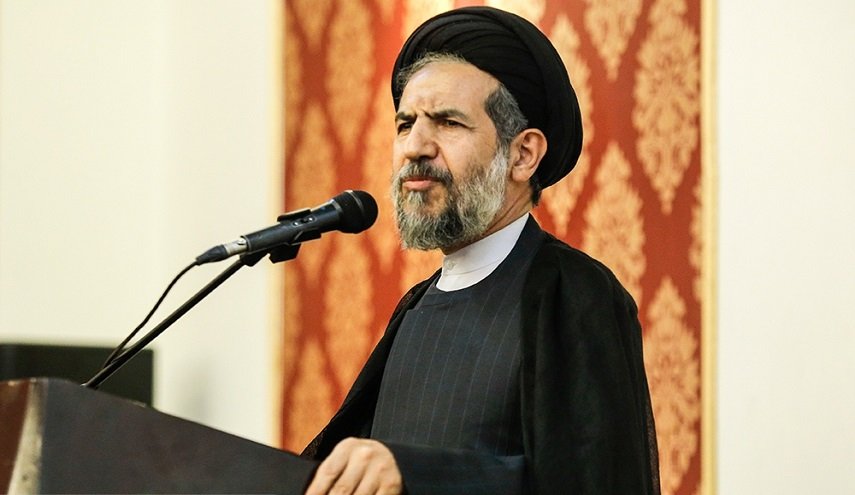 خطيب جمعة طهران: النظام الاميركي السائد نظام مارق ومغامر 