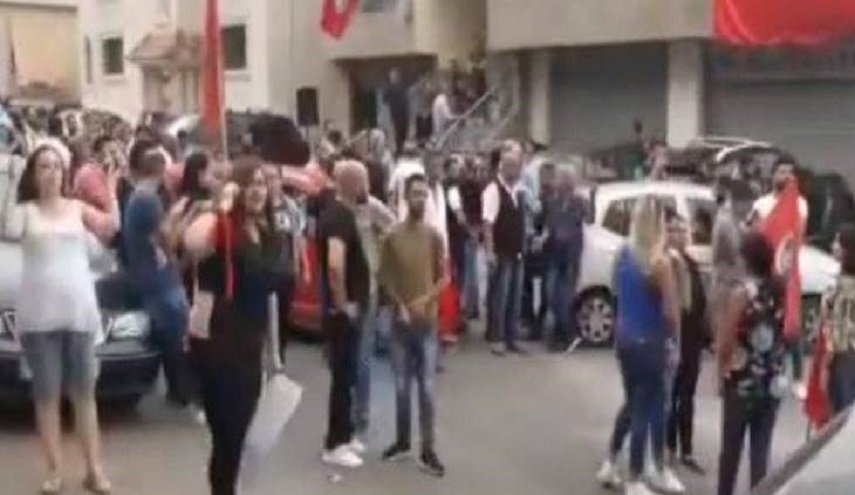توتر كبير في الشحار الغربي.. بعد إطلاق النار على موكب صالح الغريب