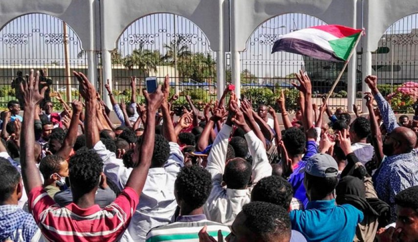 7 قتلى وعشرات المصابين في إحتجاجات السودان

