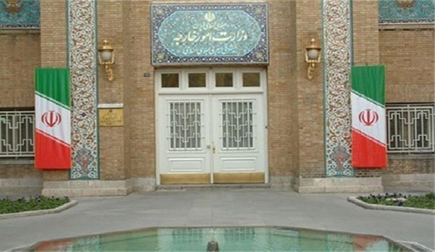 استدعاء السفير البريطاني لدى طهران الى الخارجية 