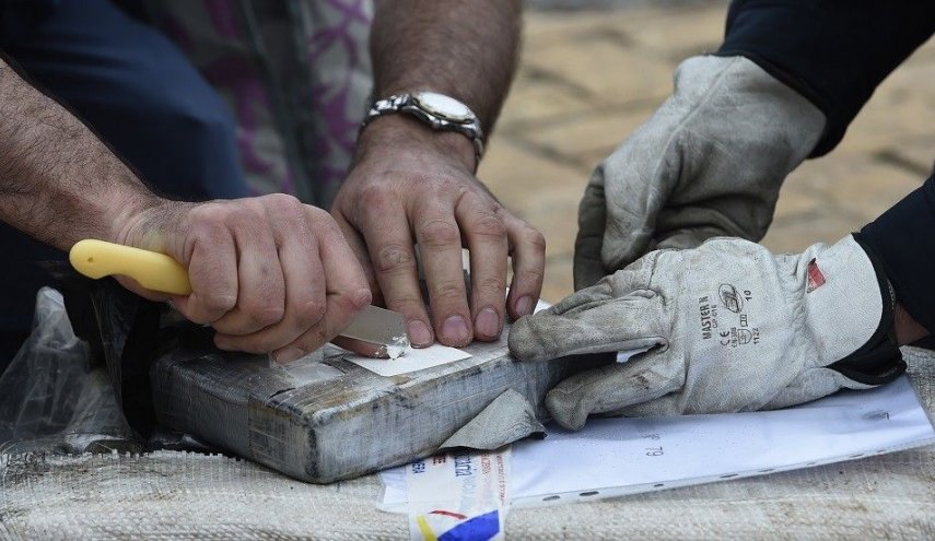 إسبانيا تفكك شبكة لتهريب المخدرات قوامها أفراد عائلة مغربية
