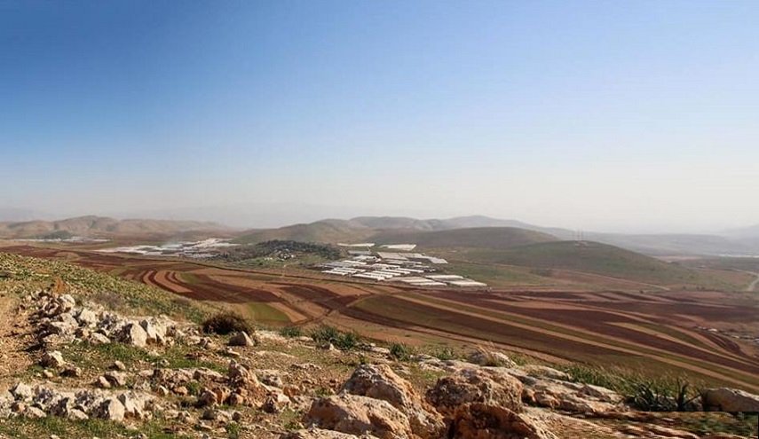 الاحتلال يشق طرقا استيطانية في الأغوار الشمالية
