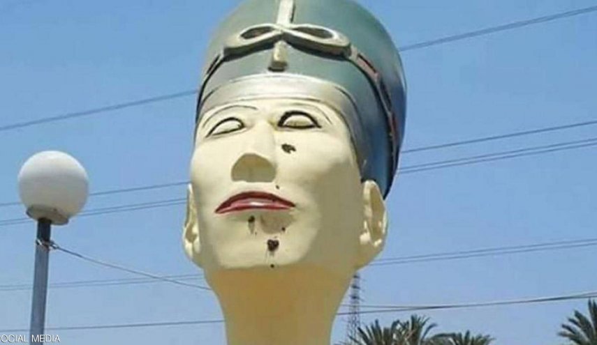 من نفرتيتي إلى ميلانيا ترامب.. تماثيل تتعرض للسخرية
