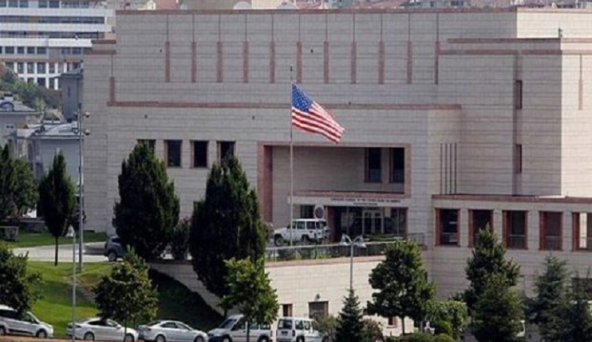 النجباء تطالب اغلاق سفارة اميركا بالعراق وطرد السفير