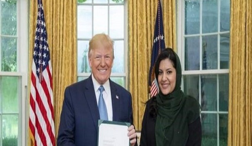 سفیر جدید عربستان در آمریکا استوارنامه خود را به«ترامپ» تحویل داد