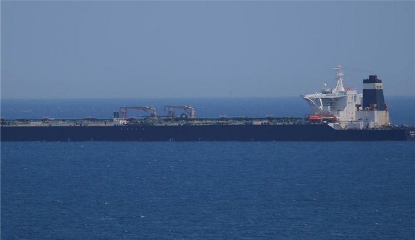 الإفراج عن أفراد طاقم ناقلة النفط الإيراني 