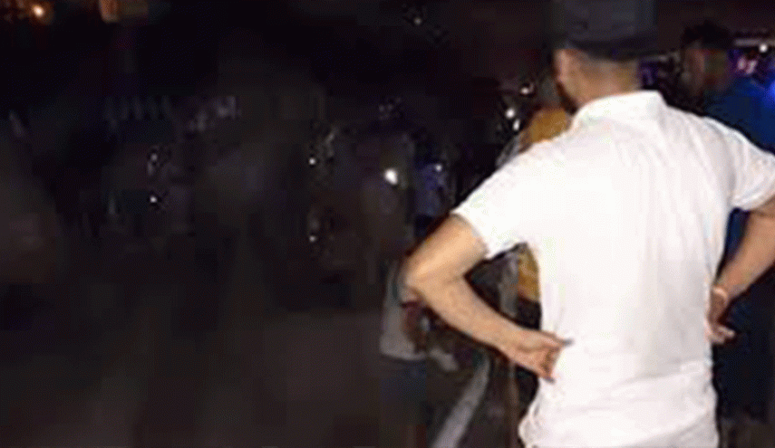 مقتل 7 أشخاص بانقلاب شاحنة للجماهير في الجزائر 