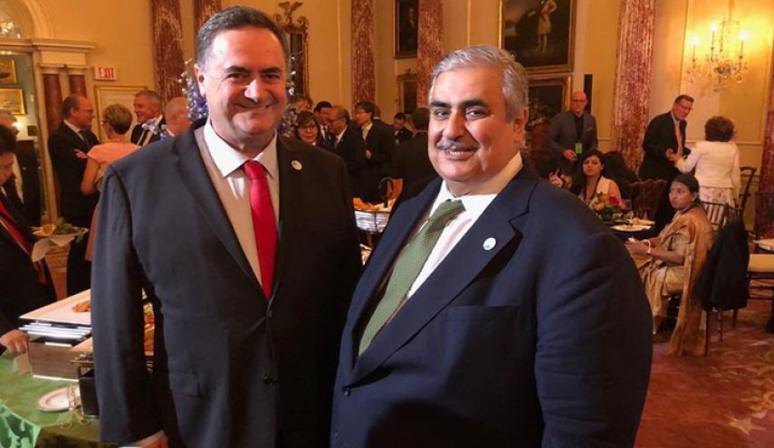 بالصورة.. وزير خارجية البحرين يلتقي نظيره الاسرائيلي
