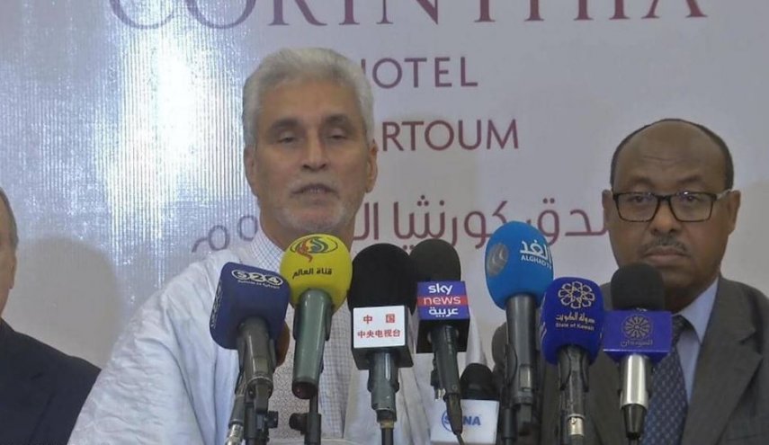 المبعوث الأفريقي يلتقي 