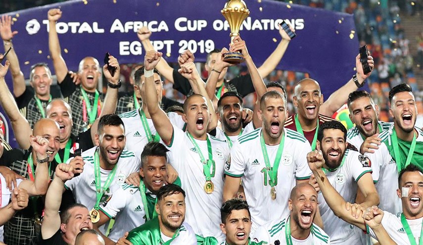 هذا ما حدث في فرنسا بعد فوز الجزائر بكأس افريقيا 