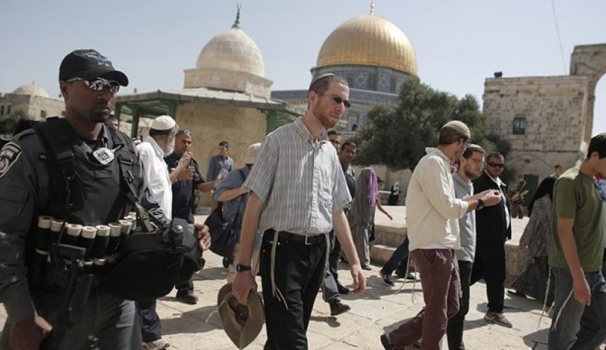 رباط فلسطيني في الأقصى لمنع اقتحامه من المستوطنين