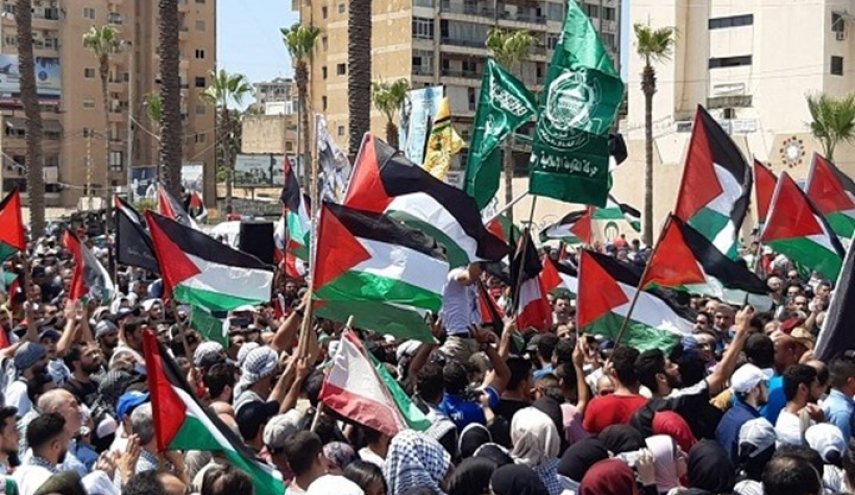 فلسطينيو لبنان يواصلون تصعيدهم ويلوحون بجمعة غضب