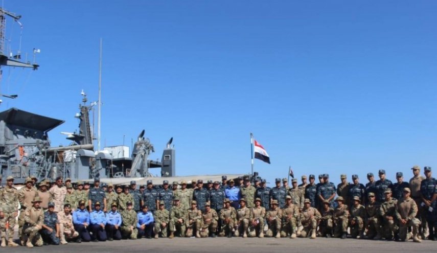 مناورة بحرية مشتركة تجمع مصر وأمريكا والإمارات في البحر الأحمر