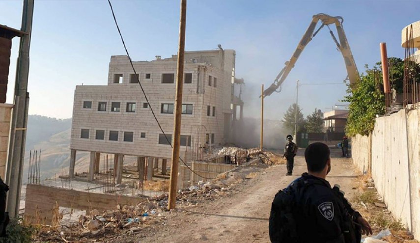 تهجير مئات الفلسطينيين على طريق ضمّ الضفة