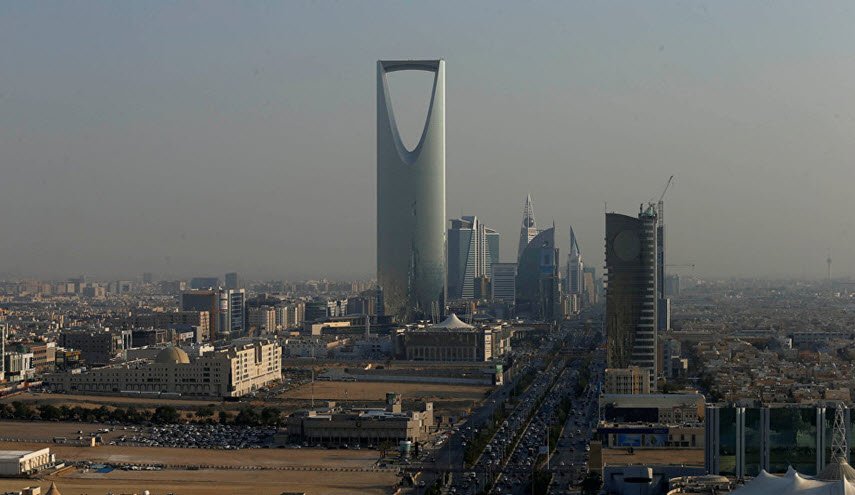 أمير سعودي .. هل نشهد تحليل الخمر بالمملكة؟
