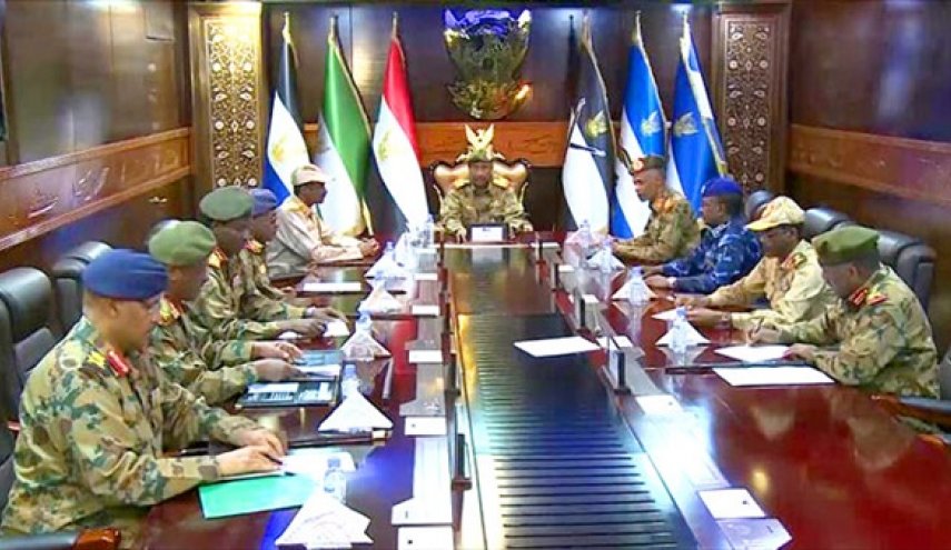 اتفاق الأحزاب المتنازعة في السودان على تسمية رئيس وزراء للفترة الانتقالية