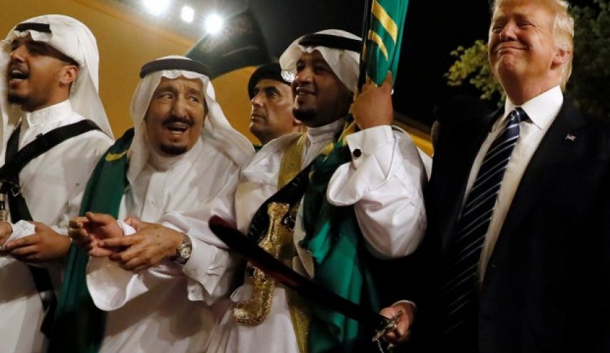 ترامب 'يستأسد' أمام الأرانب و 'يتأرنب' أمام الأسود 