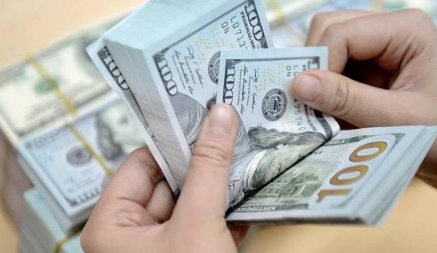 الدولار يتخطى حاجز الـ600 ليرة سورية مرة اخرى!
