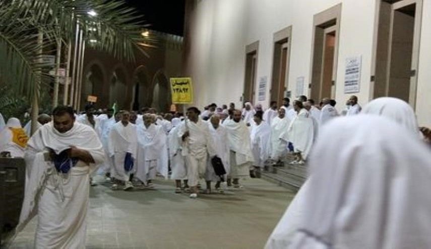 الحجاج الايرانيون يفدون الى الديار المقدسة