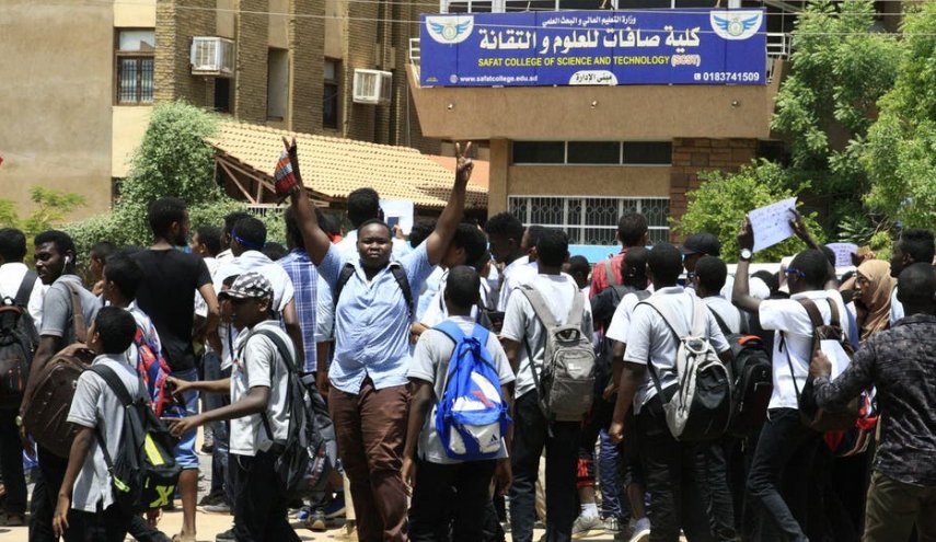 تعليق الدراسة في مدارس السودان الى ما بعد عيد الاضحى
