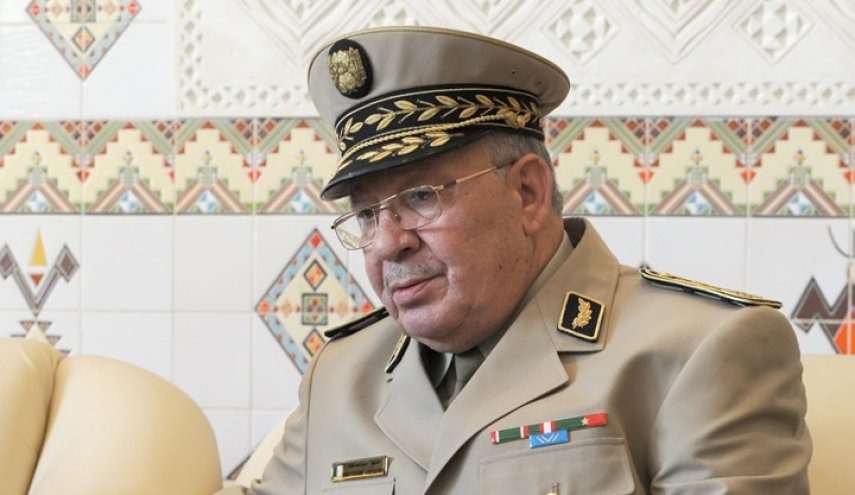 تصريحات قايد الصالح تهدد بانهيار 