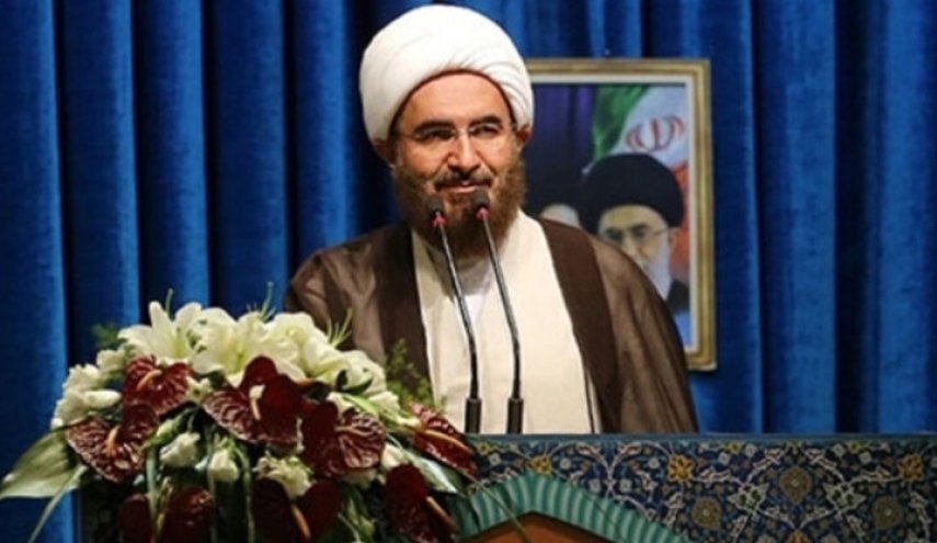 فرض الحظر على ظريف تصرف صبياني ومثير للسخرية