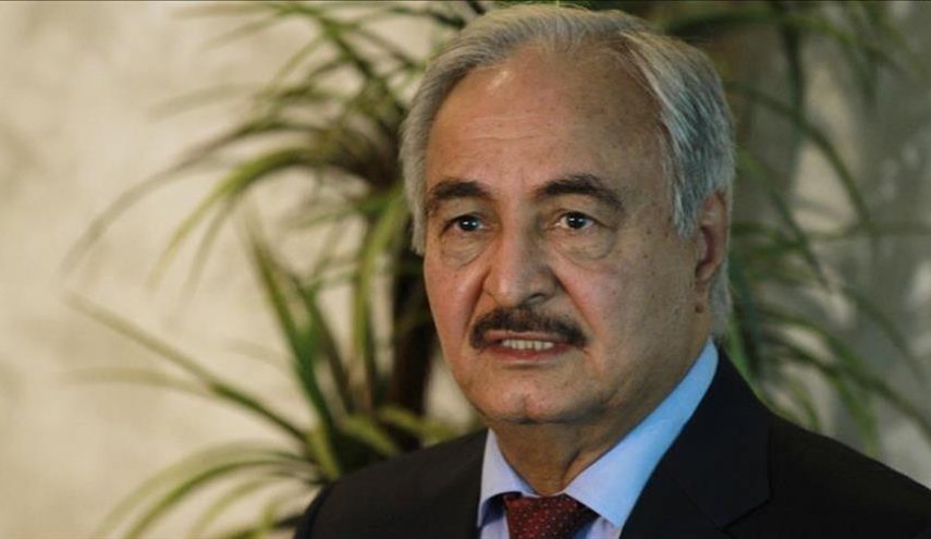 حفتر يصل القاهرة ويلتقي كبار المسؤولين المصريين
