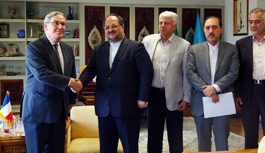 سفير فرنسا بطهران: لا نتبع سياسات وقرارات اميركا
