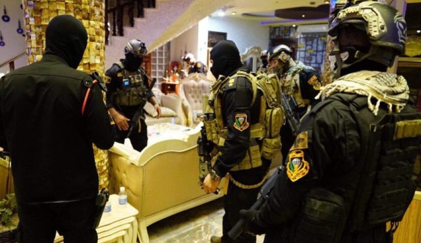 شاهد لحظة القبض على زعيم اكبر مافيا للقمار في العراق
