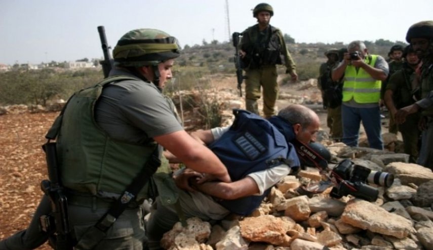 هكذا يكتم الاحتلال أفواه الصحافيين في فلسطين