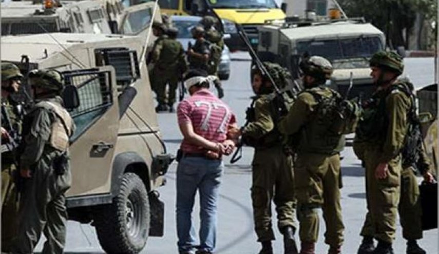اعتقالات بالضفة تطال 13 مواطناً بالضفة والقدس
