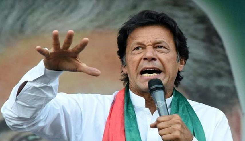 عمران خان يتحدى الهند بزيارة كشمير