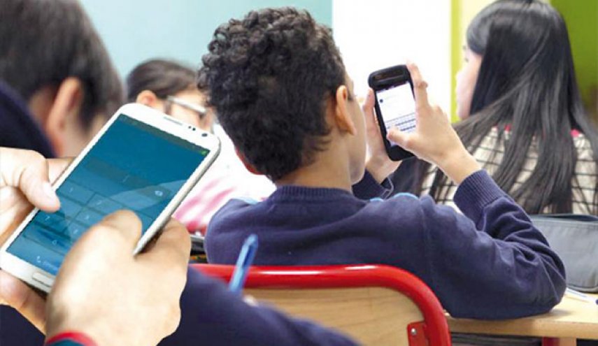 حظر الهواتف الذكية في المدارس الروسية