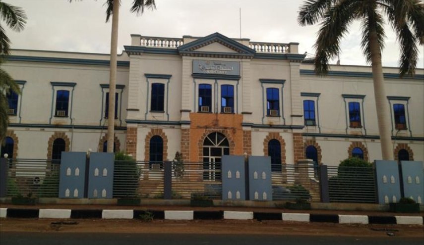 نعمات عبدالله تؤدي القسم رئيساً للقضاء في السودان
