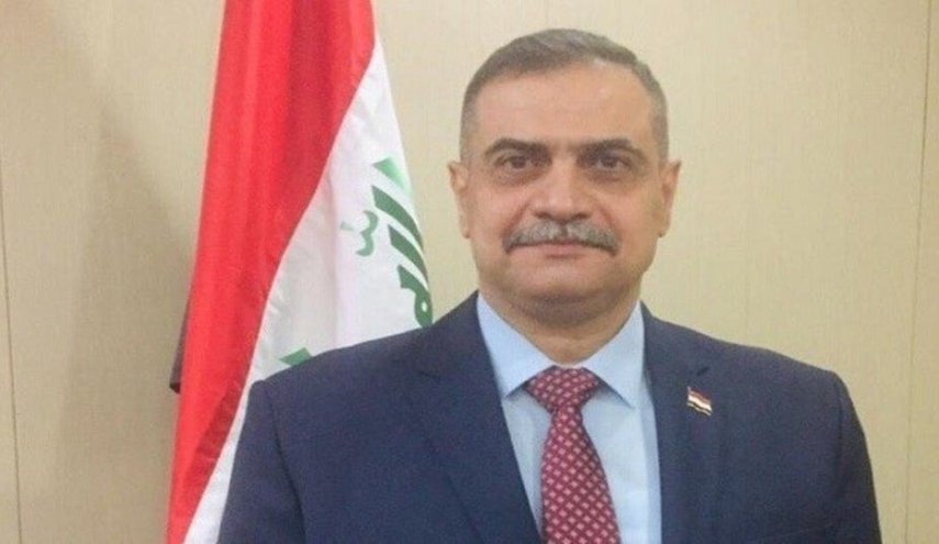 وزير الدفاع العراقي يصل قاعدة بلد الجوية
