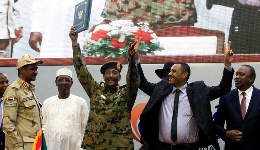 العسكري السوداني يعلن تشكيل المجلس السيادي برئاسة البرهان
