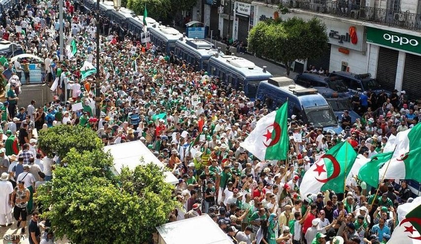 لجنة الحوار بالجزائر تبدأ في اللقاءات التشاورية مع الأحزاب