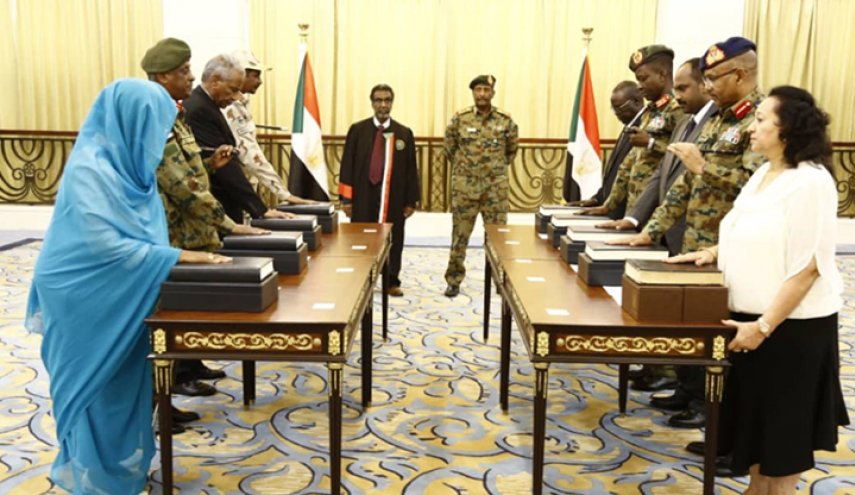 تشكيلة «المجلس السيادي» في السودان: كفّة العسكر هي الراجحة
