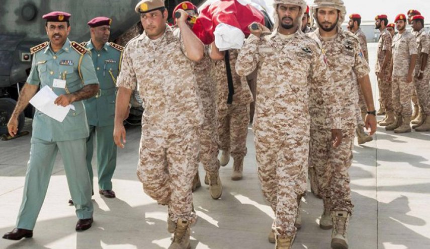 مغرد قطري يكشف سر جنود اماراتيين عائدين من اليمن