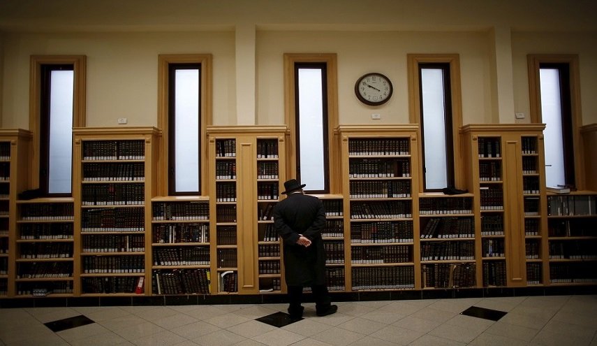 فضيحة تهز نيويورك..اعتداءات جنسية من قبل معلم ومدير بمدرسة!!