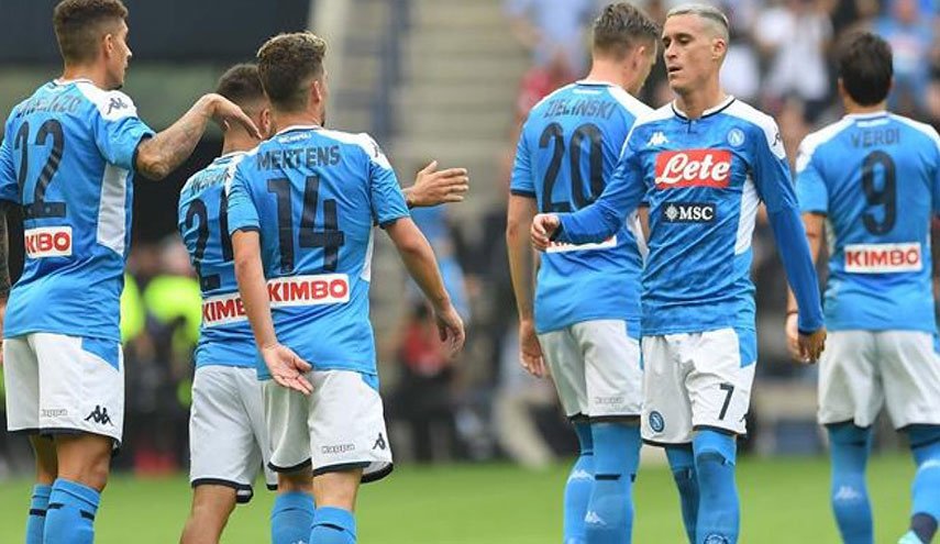 نابولي يكشر عن أنيابه برباعية مثيرة أمام فيورنتينا