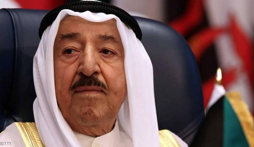 مسؤول كويتي يعلق حول الوضع الصحي لأمير البلاد